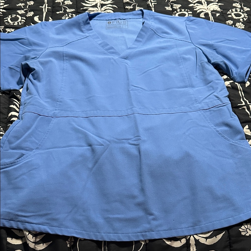 FIGS Flores Peplum Scrub Top